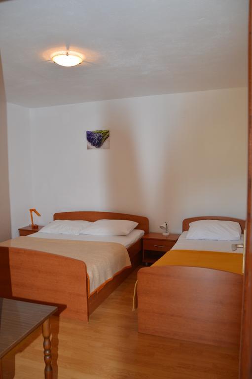 Apartments Andrea Drvenik  Phòng bức ảnh