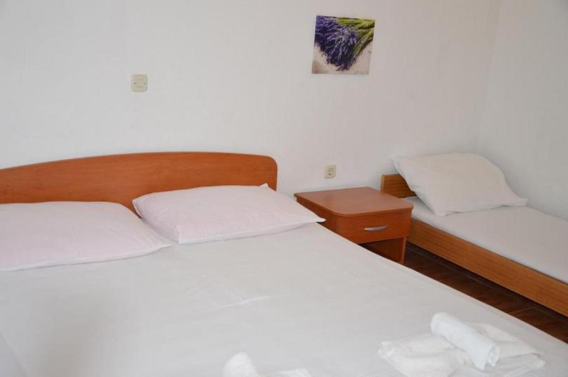 Apartments Andrea Drvenik  Ngoại thất bức ảnh